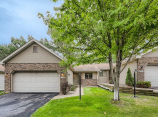 570 Deer Ridge Ln S, Maplewood, MN 55119