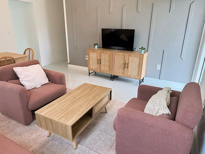 3 bed, 1375 sqft, $2,980 — Photo 3