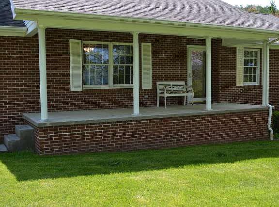 3rd image of 132 Lookout Ln