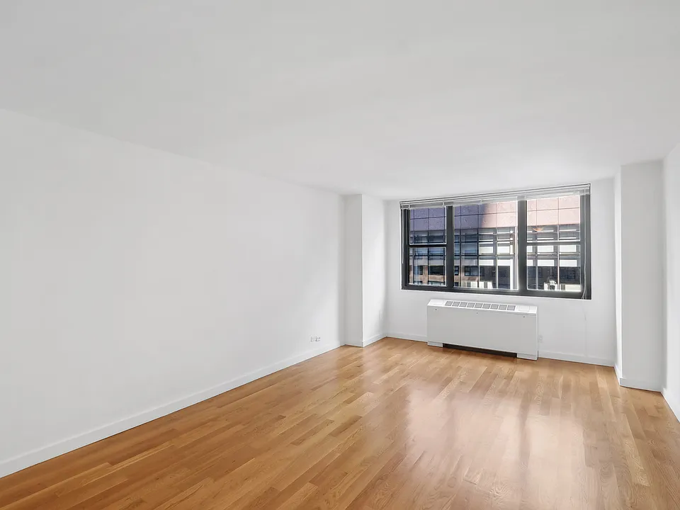 330 W 58th St #14N