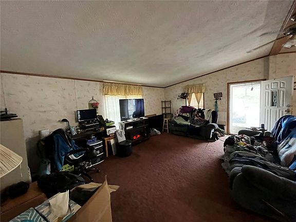 3rd image of 293 Garretts Run Rd