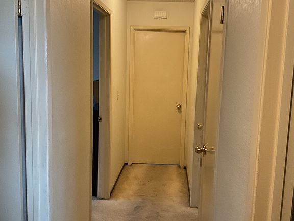 hall way 3 bed rooms 
Closed door is master bed room