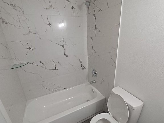 4th image of 5979 Martin Luther King Dr
