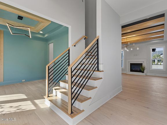 4th image of 2041 Wind Lake Way