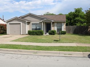 2123 Sharpshire Ln, Arlington, TX 76014