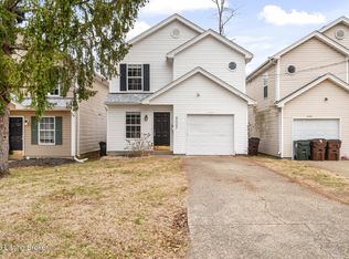 9007 Riley Ave, Lyndon, KY 40242