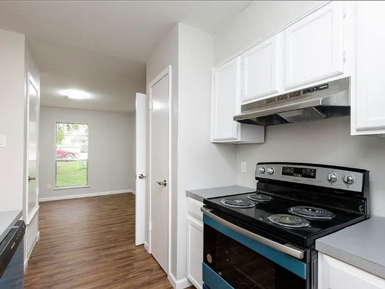 5337 Avenue C — Photo 12