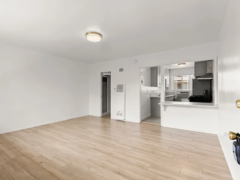 Newly Remodeled Apartments in the Heart of LA — Photo 4