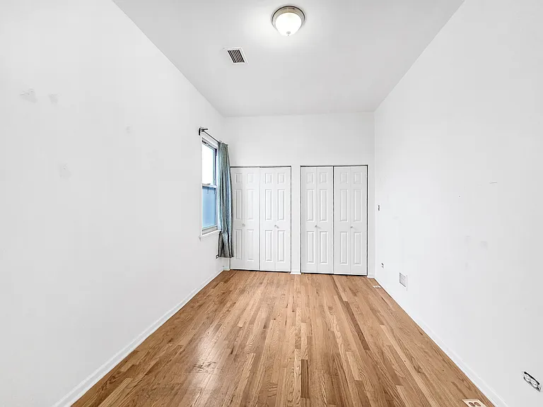 454 W 26th St #1 — Photo 11