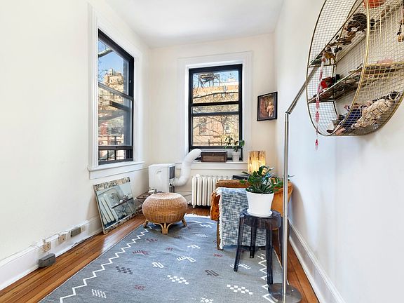4th image of 120 W 69th St #3/4