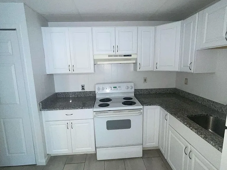 9731 Joseph Campau St — Photo 2
