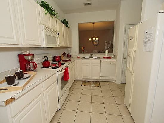 WH5P2653DS-kitchen-area