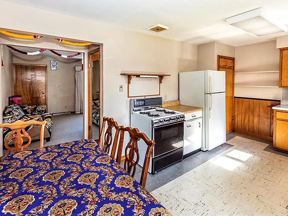5th image of 1321 W 34th St