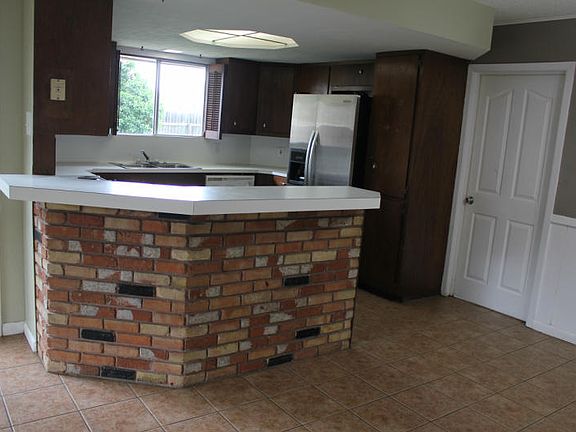 4th image of 4226 Hermosa Dr