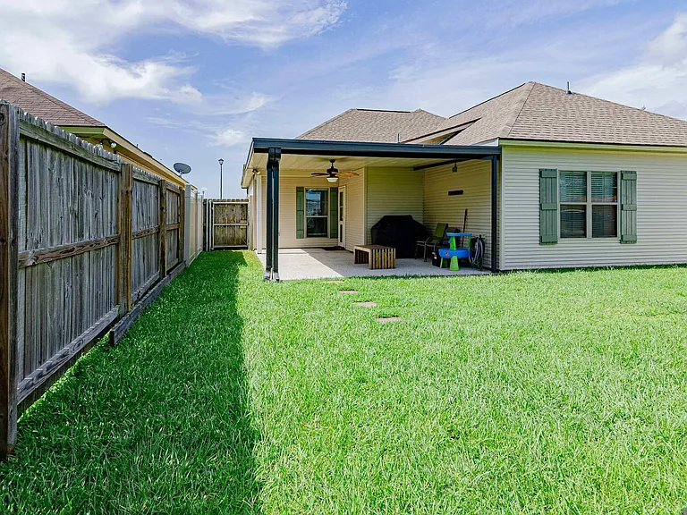 25367 Black Lake Ave — Photo 17
