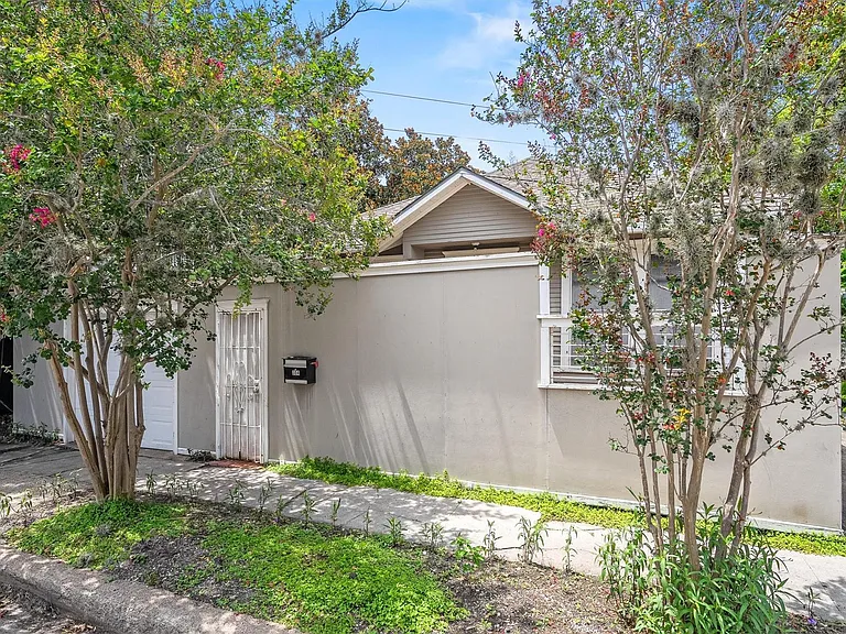 304 Bomar St — Photo 2