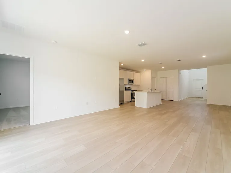 6417 Domizio Dr — Photo 6