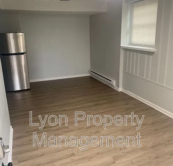 230 W School St #2 — Photo 3