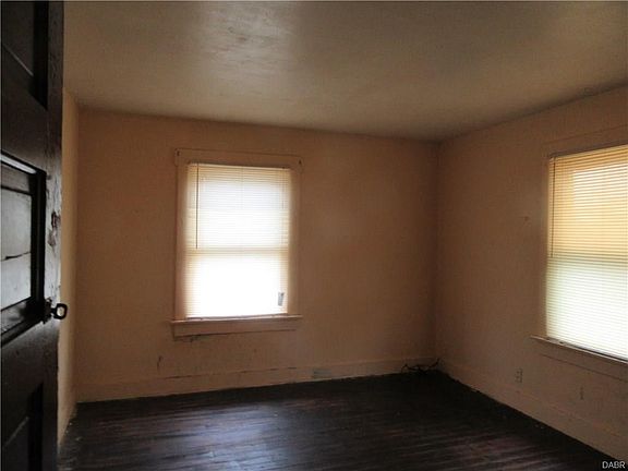 3rd image of 204 N Orchard Ave