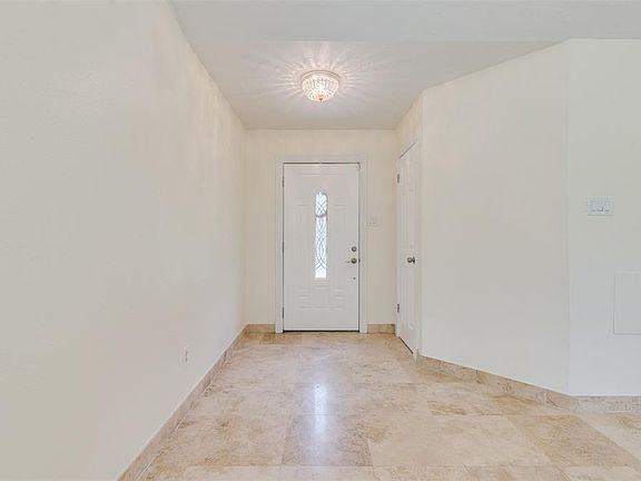 3rd image of 13971 Towne Way Dr