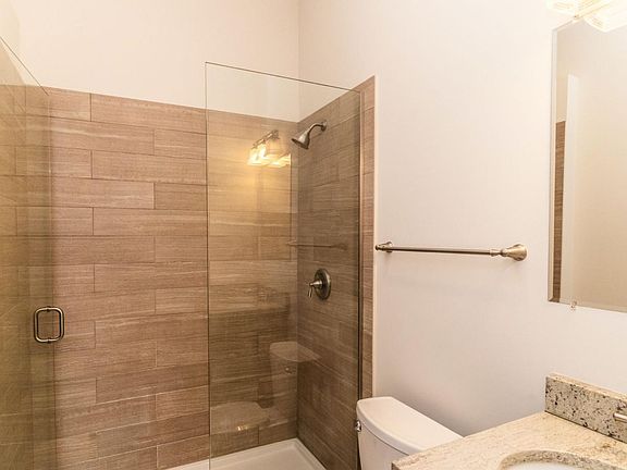 4th image of 685 N Milwaukee Ave #306