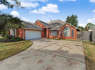 835 Maplewood Falls Ct, Houston, TX 77062