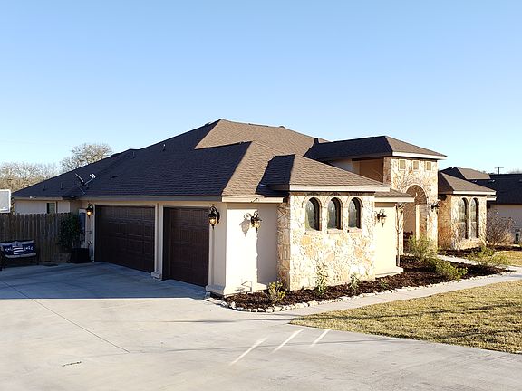 3 Car Garage