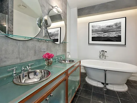 Sold by Sotheby's International Realty | media 6