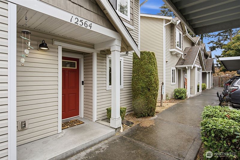 2nd image of 12564 Springbrook Lane SW