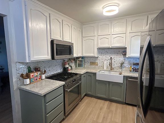 3rd image of 1282 W 16th Pl