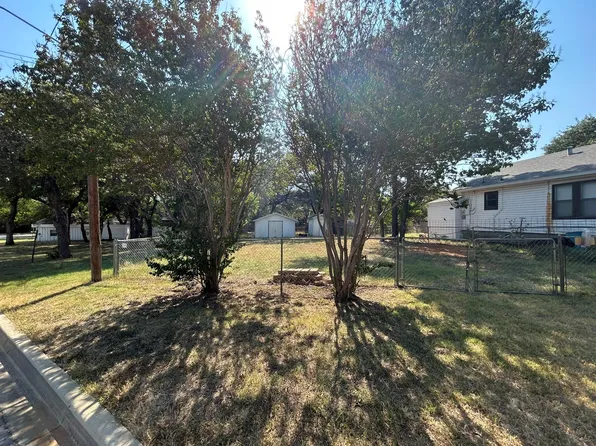 Hiwatha Trl, Fort Worth, TX 76135