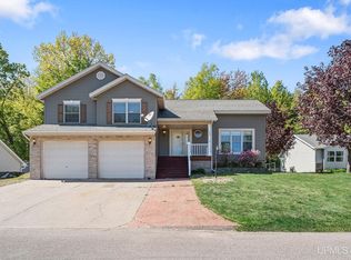 420 Stone Quarry Dr, Marquette, MI 49855