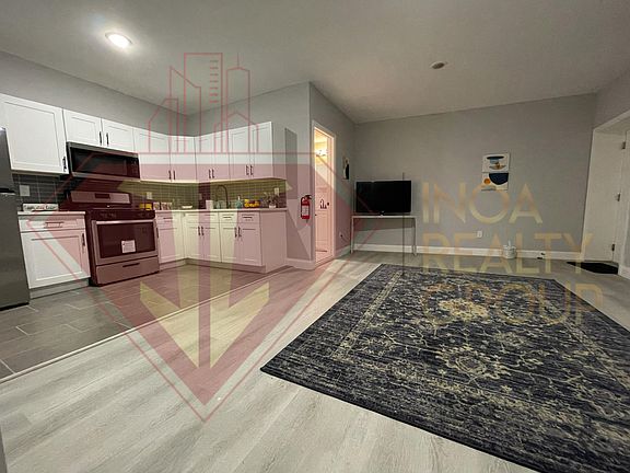 3rd image of 131 Monticello Ave #1R
