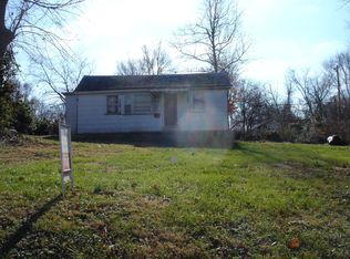 2742 W Olive St, Springfield, MO 65802