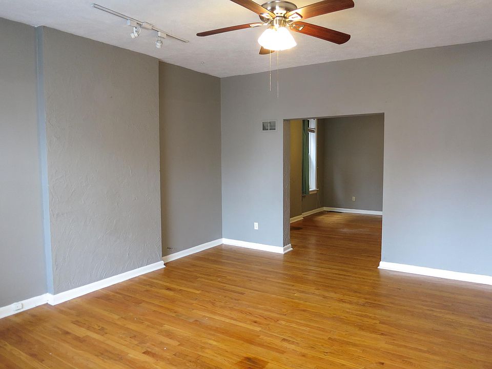 Living Room -view from front door