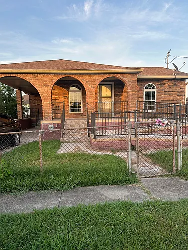 1913 Estalote Ave Photo 1