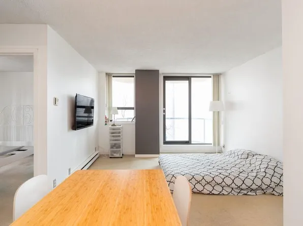789 Drake St #402, Vancouver, BC V6Z 2N7