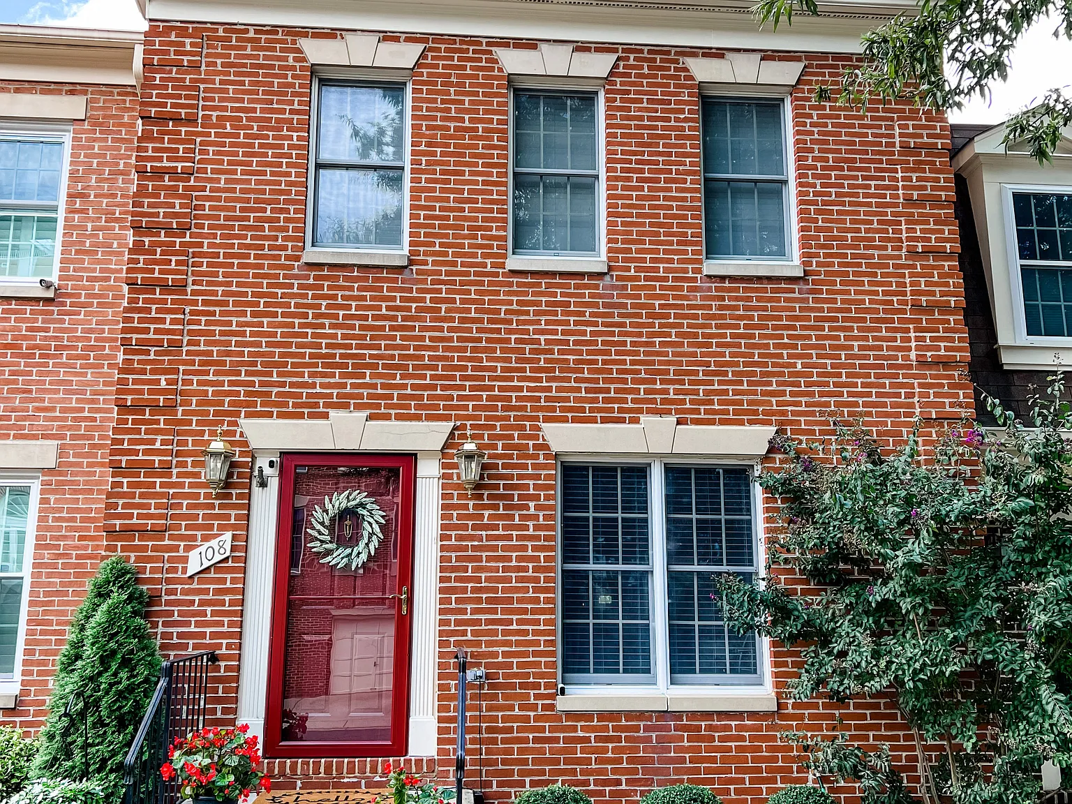 108 Gretna Green Ct — Photo 3