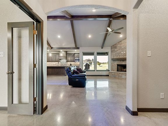 3rd image of 416 Christian Way