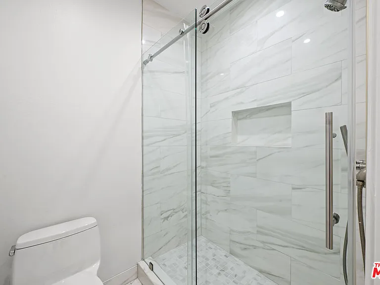 106 N Croft Ave #301 — Photo 20
