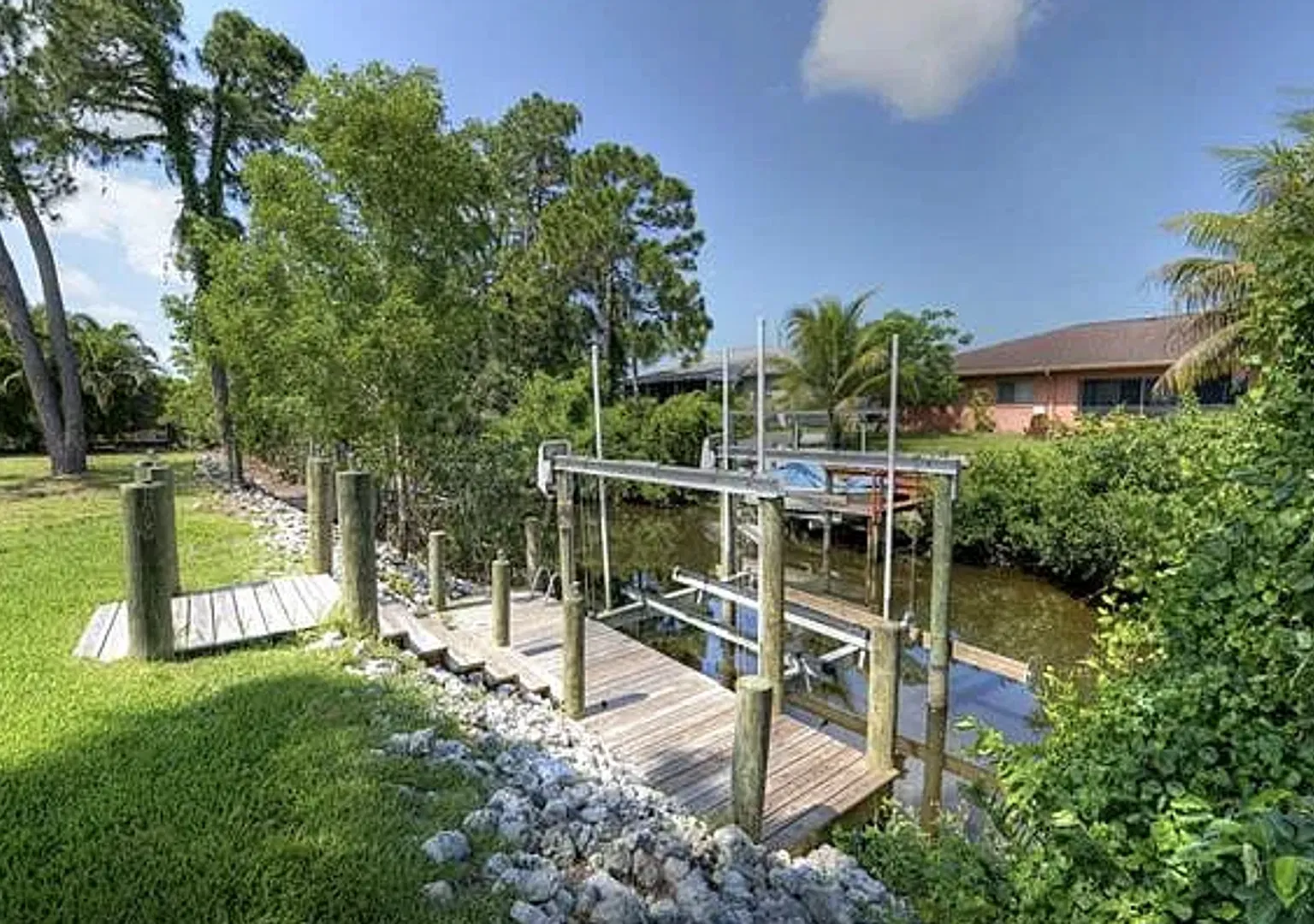 **Unfurnished 3/2 Single Family Annual In Paradise Village On The Imperial River**Gulf Access & P... — Photo 3