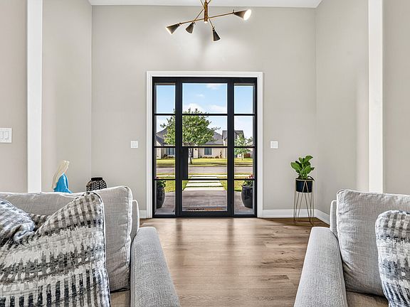 3rd image of 5014 118th St