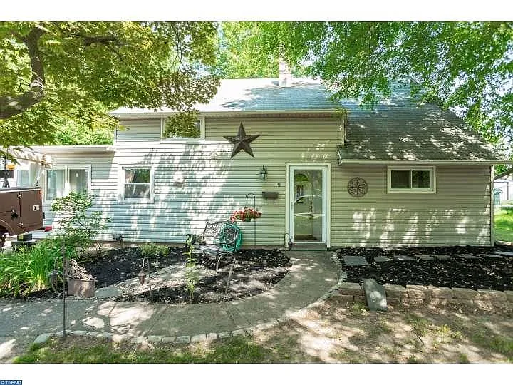 9 Honeysuckle Ln photo 1