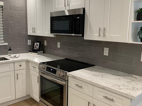 3rd image of 1115 Beaumont Dr