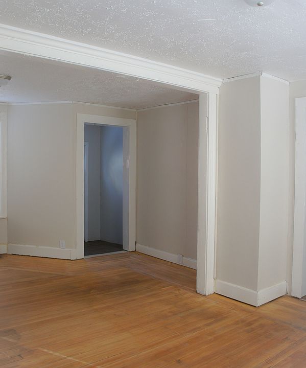 2nd image of 91 Hamlet Ave