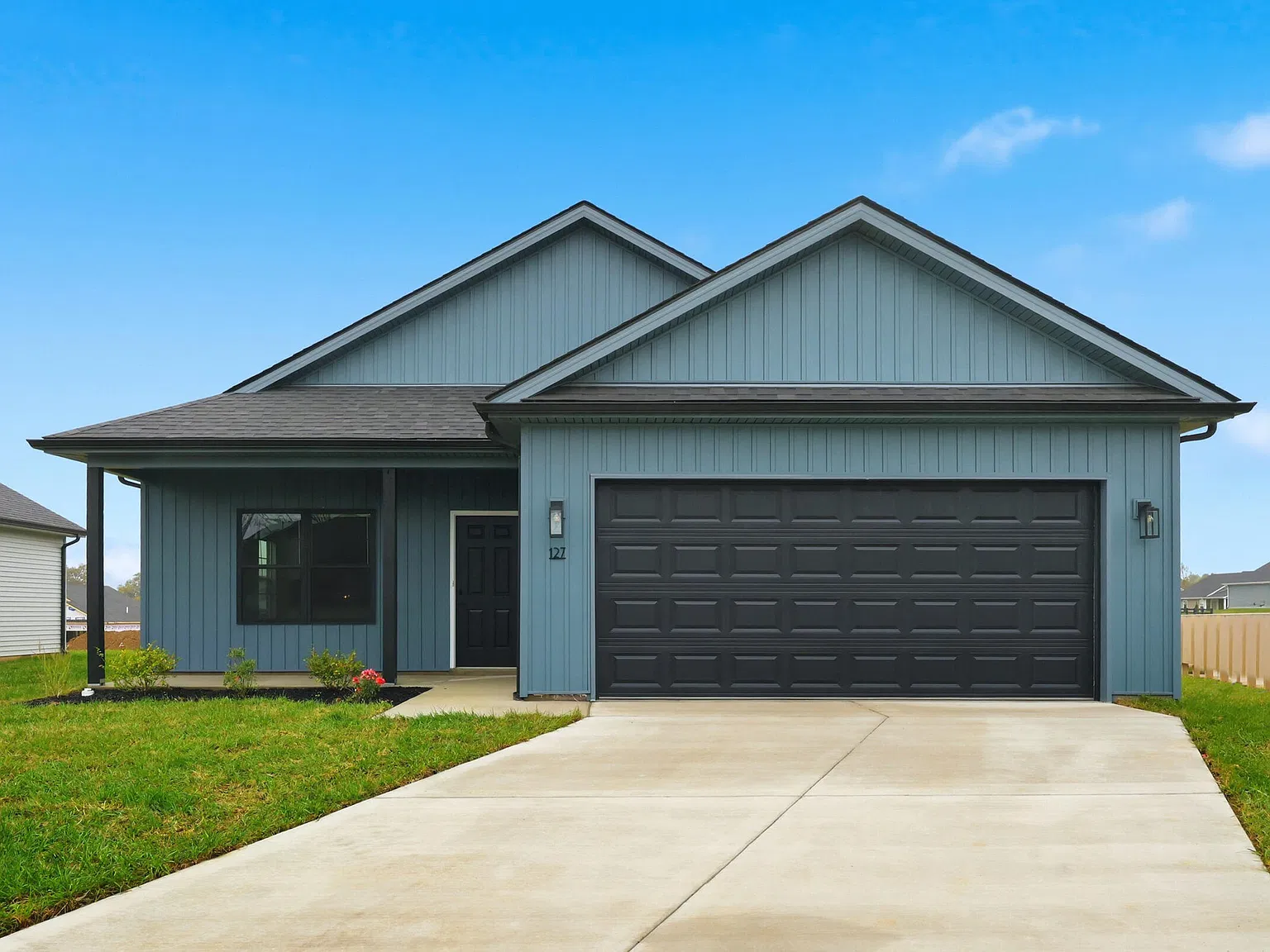 3 bed, 2.0 bath, 1380 sqft, $2,400 — Photo 1