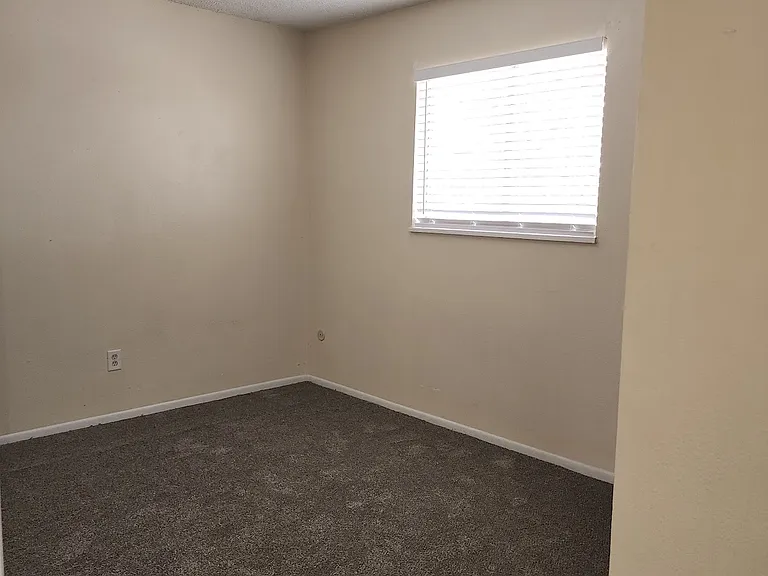 1025 Delaware Dr #3 — Photo 10
