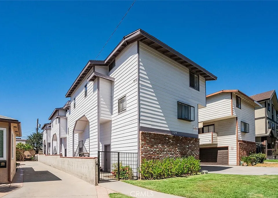 1129 Linden Ave #3