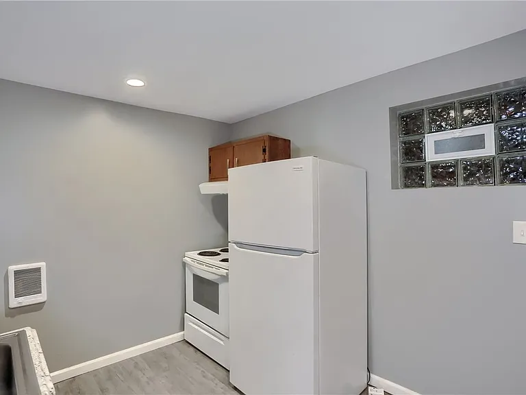 2501 Wildwood Rd — Photo 12