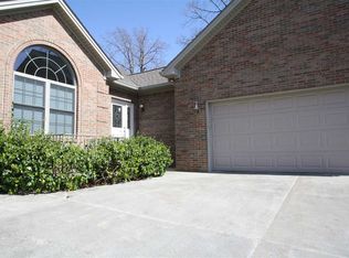 133 Lake Pointe Dr, Paducah, KY 42003